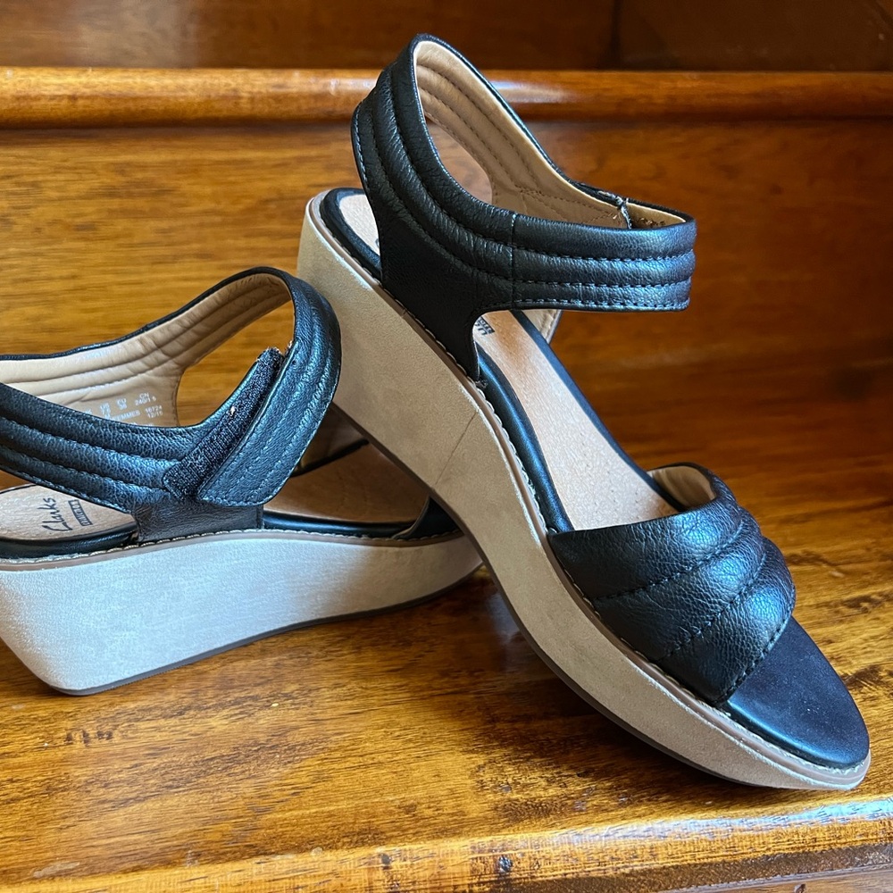 Clarks Collection Soft Cushion Womens Sandals Heels Black Leather Size 7.5 7 1/2